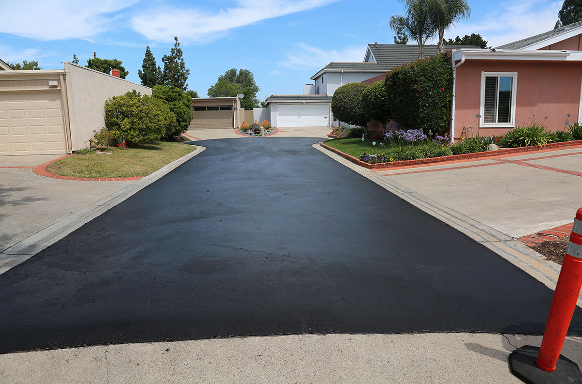 Driveway Sealing Land Pros Commercial & Residential Property